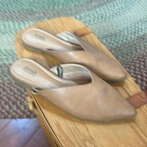 a.n.a size 7 Mule light brown